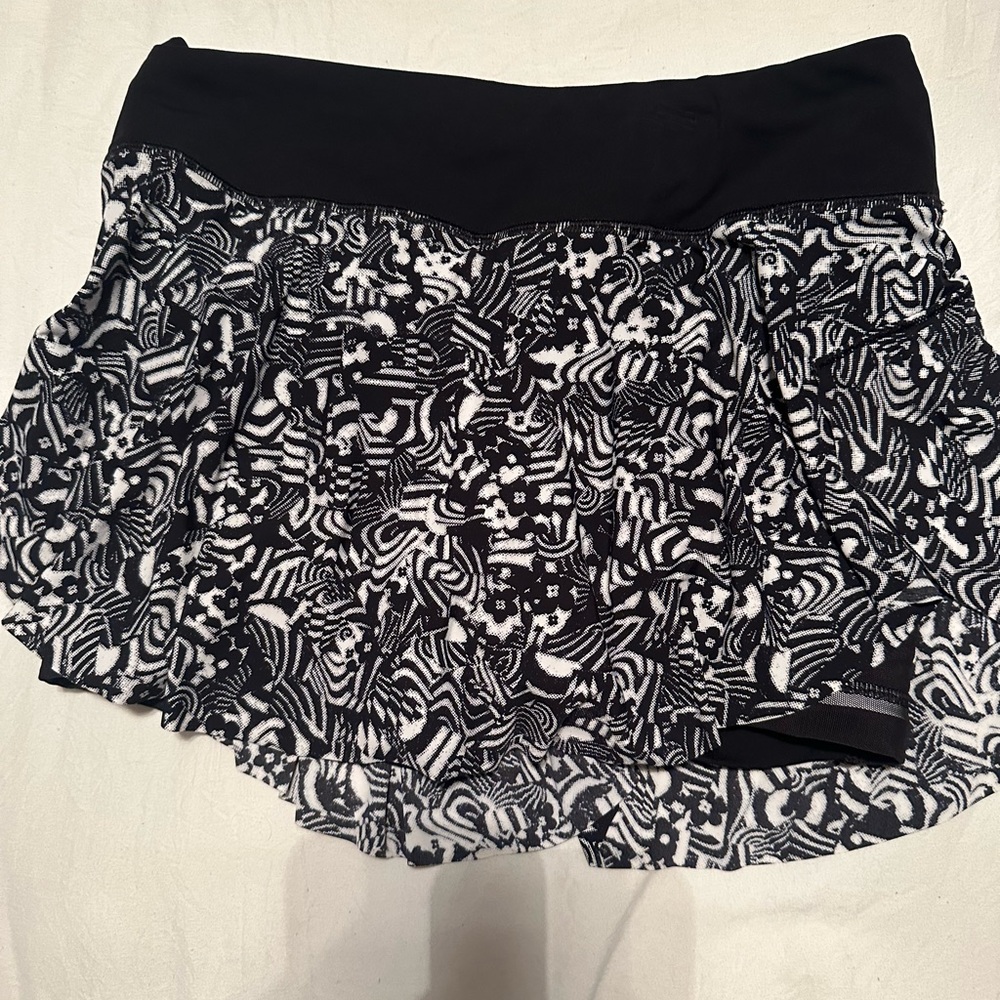Lululemon Quick Pace 13” skirt